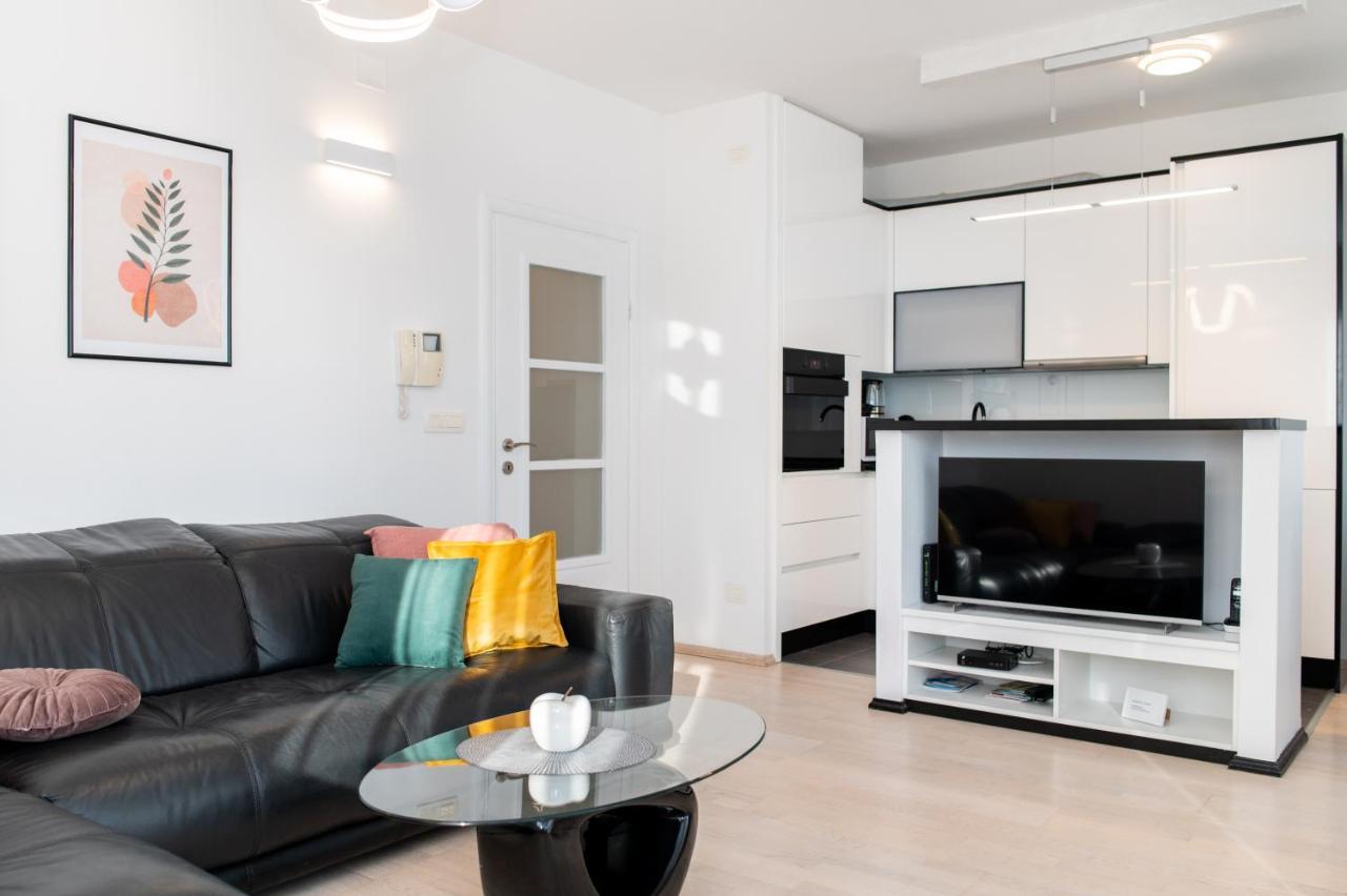 Salvia Apartment With Private Jacuzzi Split Exterior photo