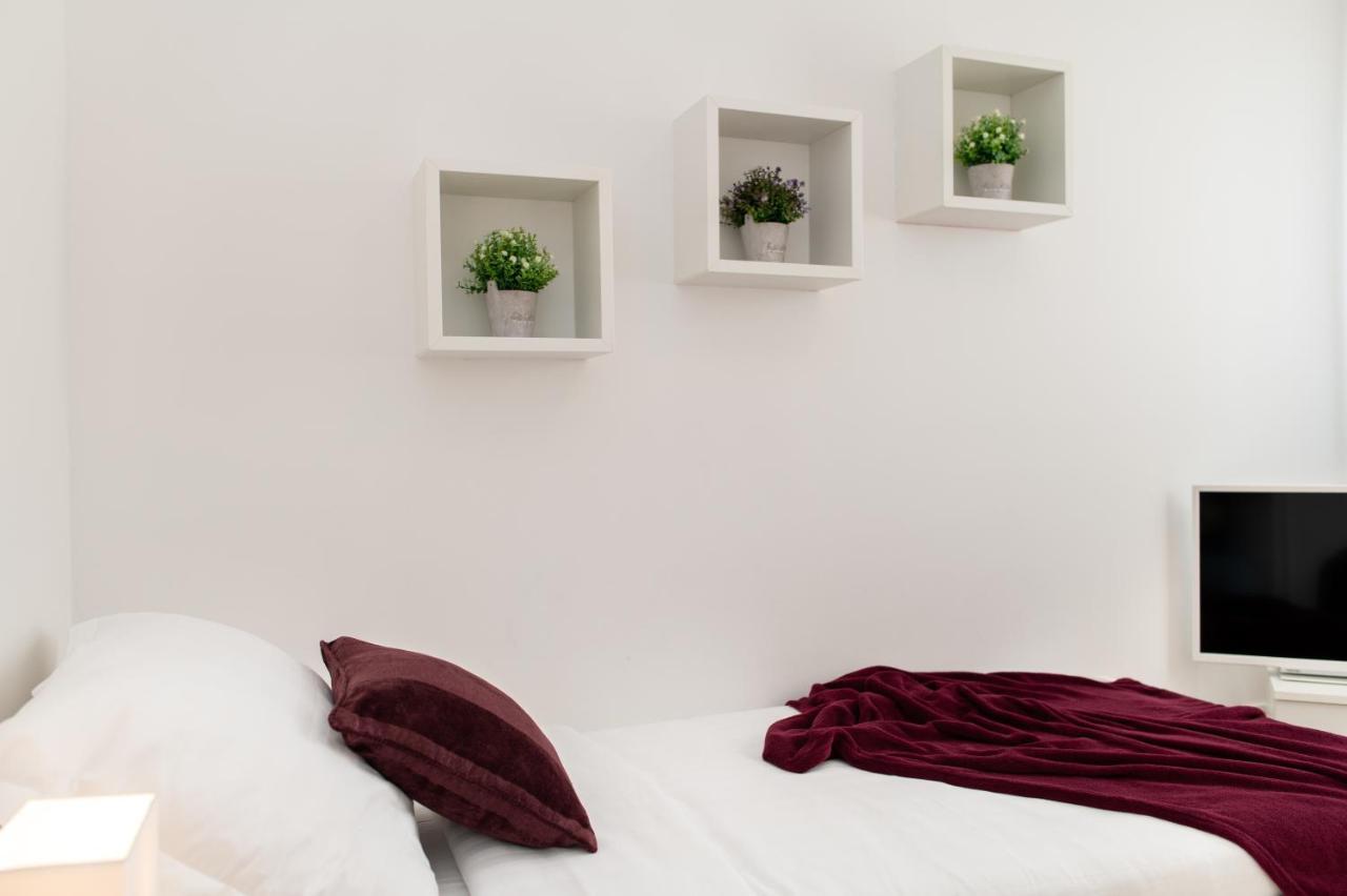 Salvia Apartment With Private Jacuzzi Split Exterior photo