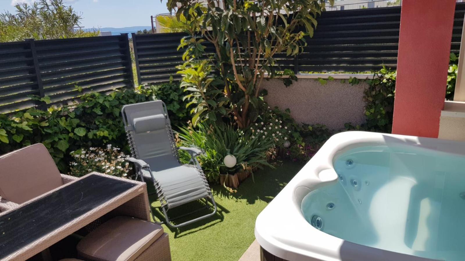 Salvia Apartment With Private Jacuzzi Split Exterior photo